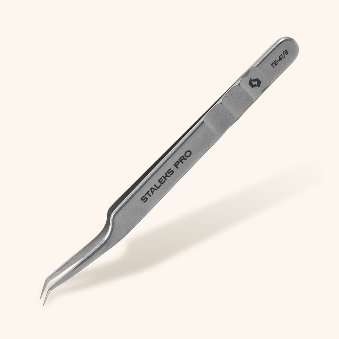 Mega volume tweezers for lash extensions